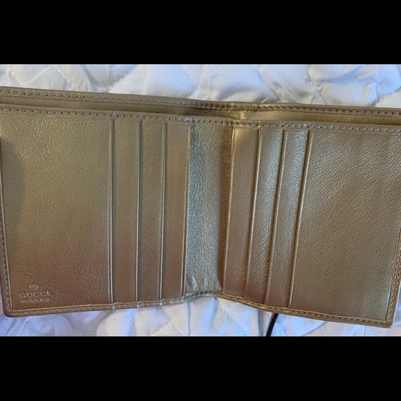 Authentic Gucci gold metallic logo wallet NWT - Picture 6 of 8